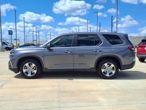 Used 2025 Honda Pilot EX-L image 3