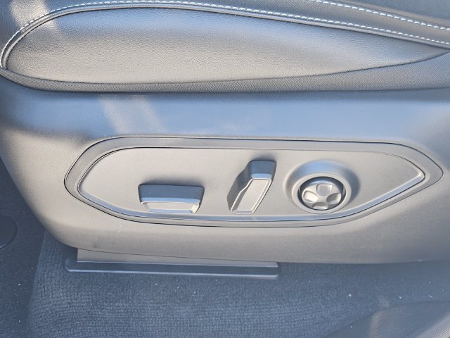 New 2027 Jeep Grand Cherokee Altitude RWD image 16