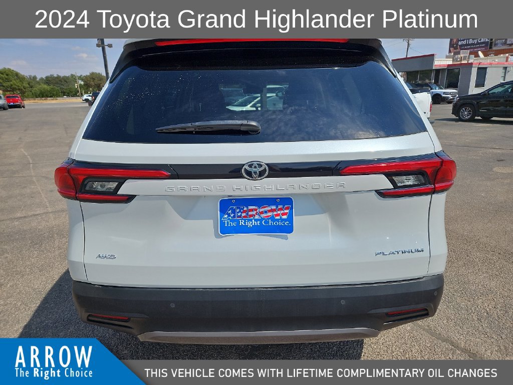 Used 2024 Toyota Grand Highlander AWD image 11