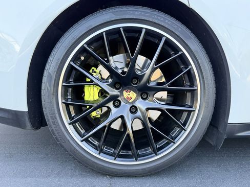 Used 2018 Porsche Panamera 4 w/ Premium Package AWD/4WD image 45