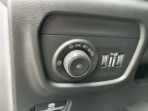 New 2025 Jeep Grand Cherokee Limited w/ Luxury Tech Group II image 9