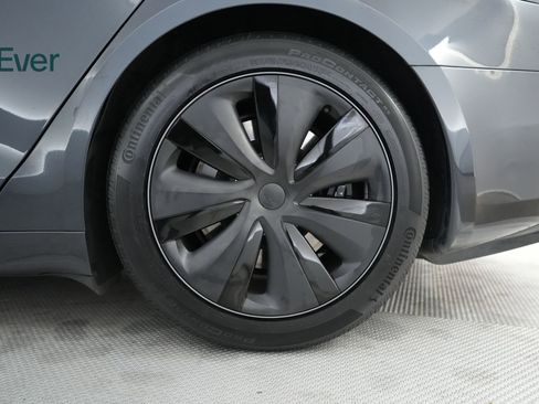 Used 2024 Tesla Model S image 9