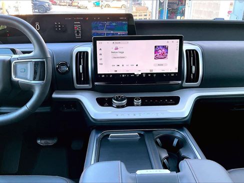 Certified 2025 Ford Expedition Active image 7