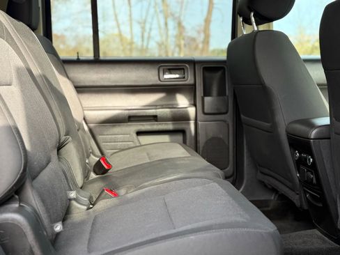 Used 2018 Ford Flex SE image 29