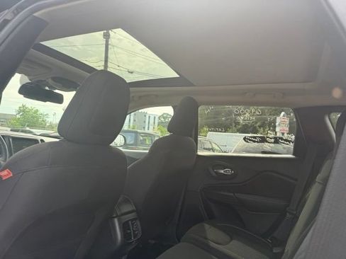 Used 2017 Jeep Cherokee 75th Anniversary AWD/4WD image 13