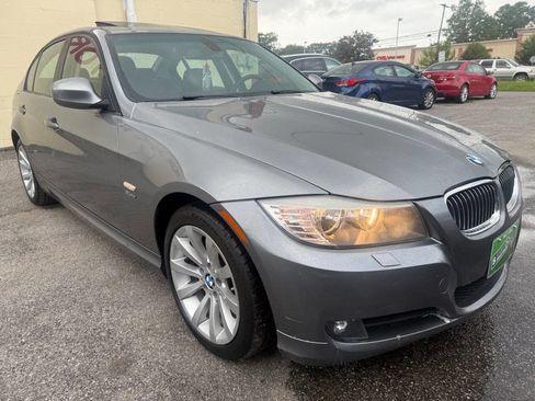 Used 2011 BMW 328i xDrive Sedan image 3