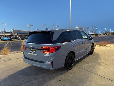 Used 2025 Honda Odyssey Sport-L image 8