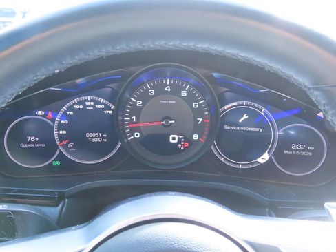 Used 2019 Porsche Cayenne image 19