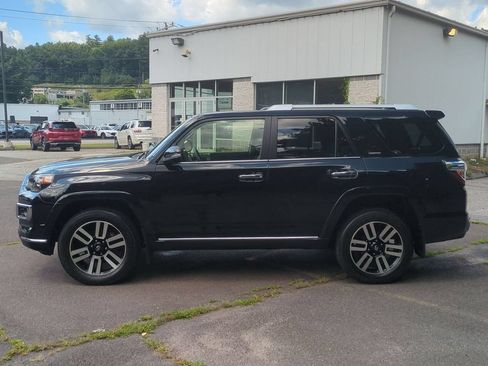 Used 2024 Toyota 4Runner Limited AWD/4WD image 7