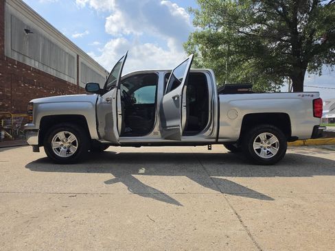 Used 2015 Chevrolet Silverado 1500 LT AWD/4WD image 6