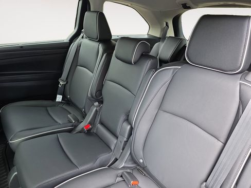 New 2026 Honda Odyssey Touring image 13