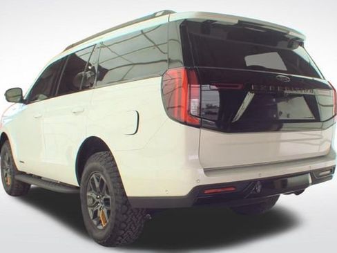 Used 2025 Ford Expedition Tremor AWD/4WD image 12