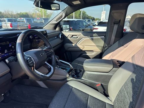 Used 2024 Chevrolet Colorado ZR2 w/ Technology Package image 8