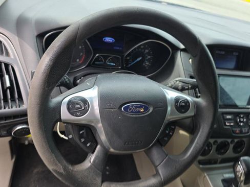 Used 2013 Ford Focus SE FWD image 10