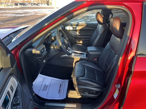 Used 2020 Ford Explorer Platinum w/ Premium Technology Package image 9
