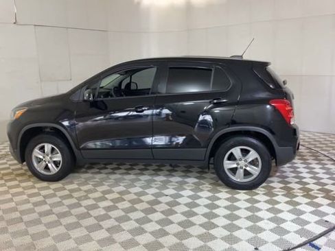 Used 2019 Chevrolet Trax LS w/ Tint and Cruise Package FWD image 8