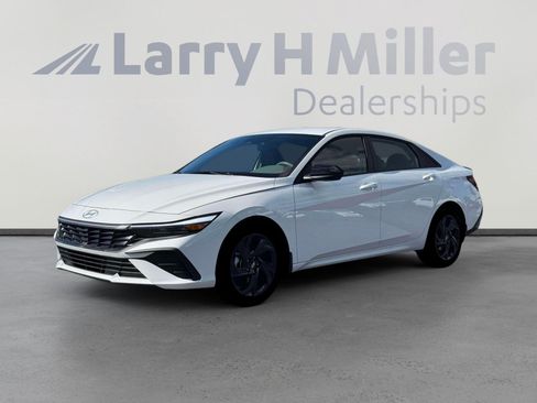 New 2026 Hyundai Elantra Sport FWD image 2