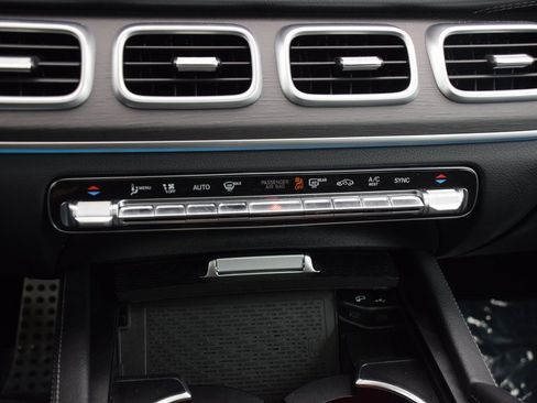 Certified 2022 Mercedes-Benz GLS 450 4MATIC image 28