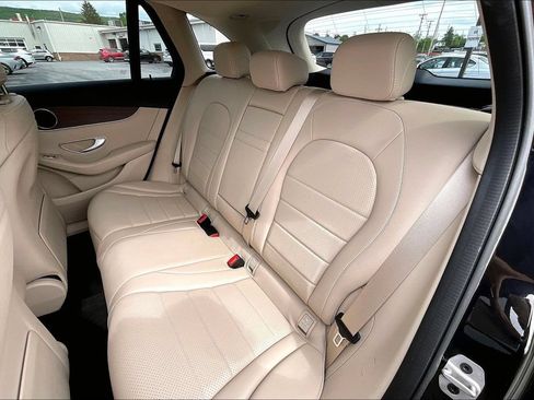 Used 2022 Mercedes-Benz GLC 300 image 24