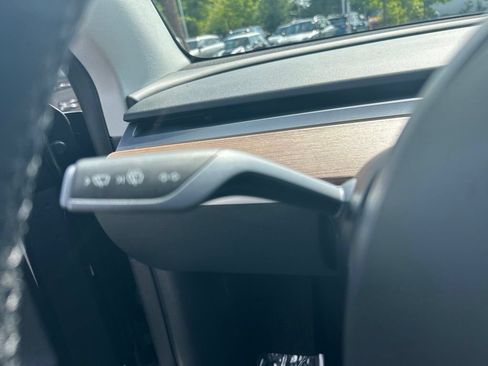 Used 2023 Tesla Model Y Long Range AWD/4WD image 32