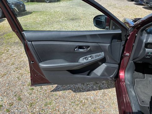 Used 2025 Nissan Sentra SV FWD image 15