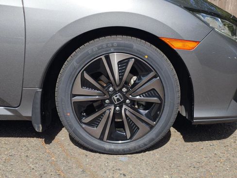 Used 2019 Honda Civic EX image 9