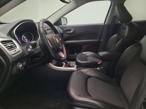 Used 2018 Jeep Compass Latitude w/ Popular Equipment Group FWD image 17