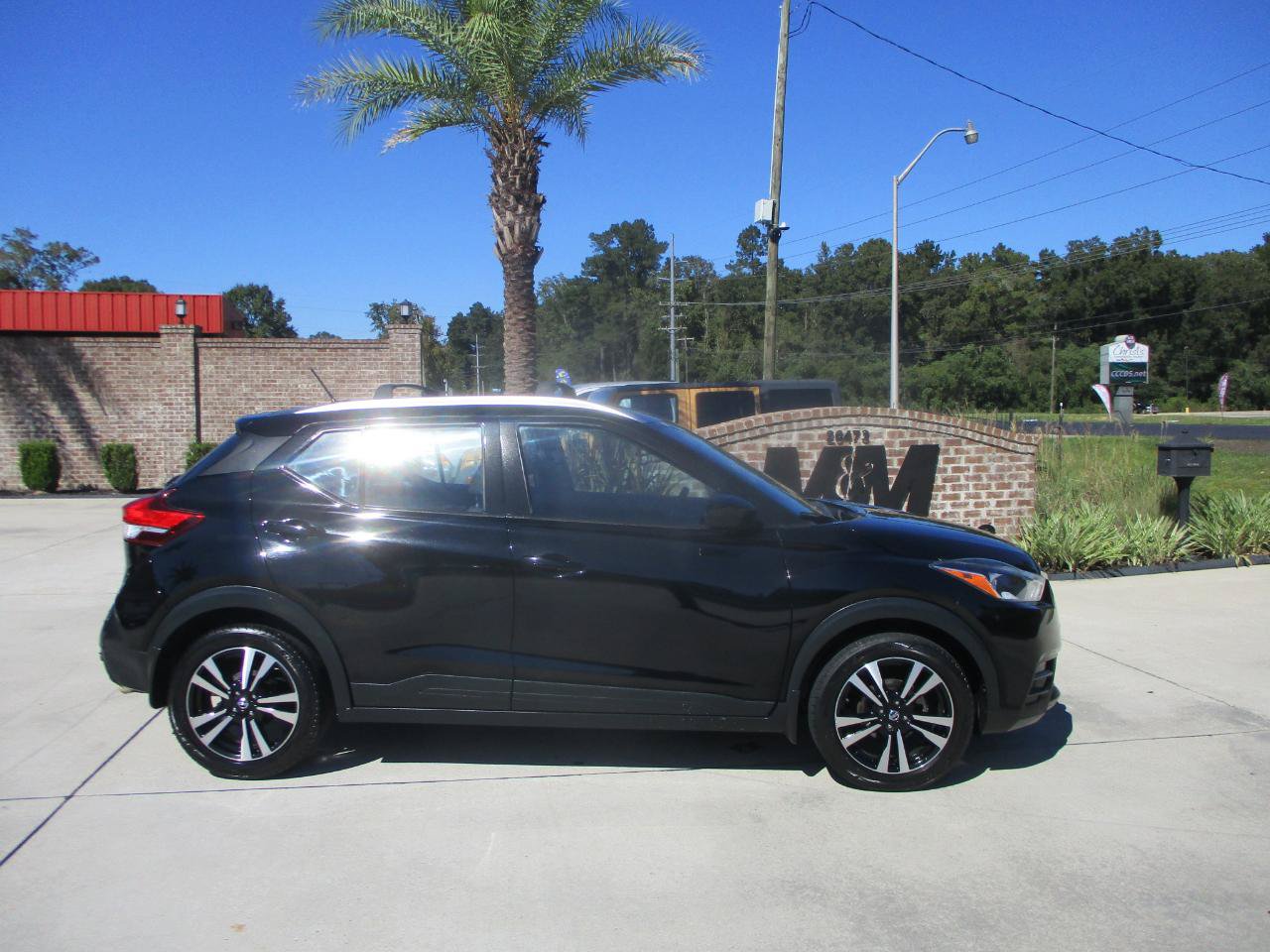 Used 2019 Nissan Kicks SV w/ Exterior Package FWD image 12