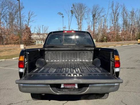 Used 2002 Toyota Tundra SR5 image 4