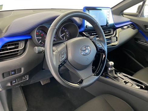 Used 2020 Toyota C-HR XLE image 4