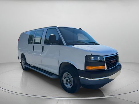 Used 2024 GMC Savana 2500 w/ Driver Convenience Package image 2