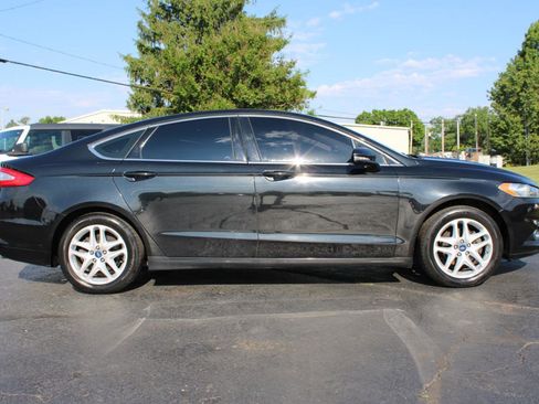 Used 2014 Ford Fusion SE w/ Equipment Group 202A FWD image 3