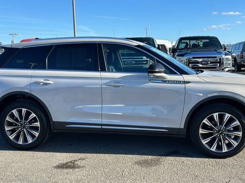 Used 2022 Lincoln Corsair Reserve image 2