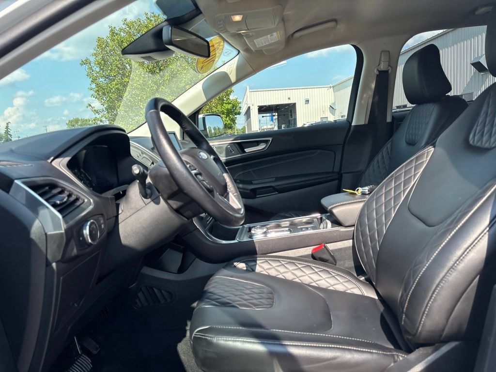 Used 2023 Ford Edge Titanium AWD/4WD image 10