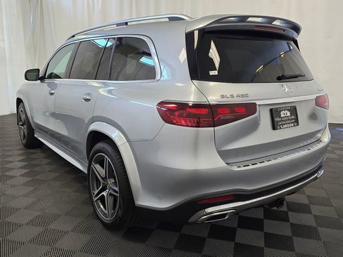 Used 2024 Mercedes-Benz GLS 450 4MATIC image 4