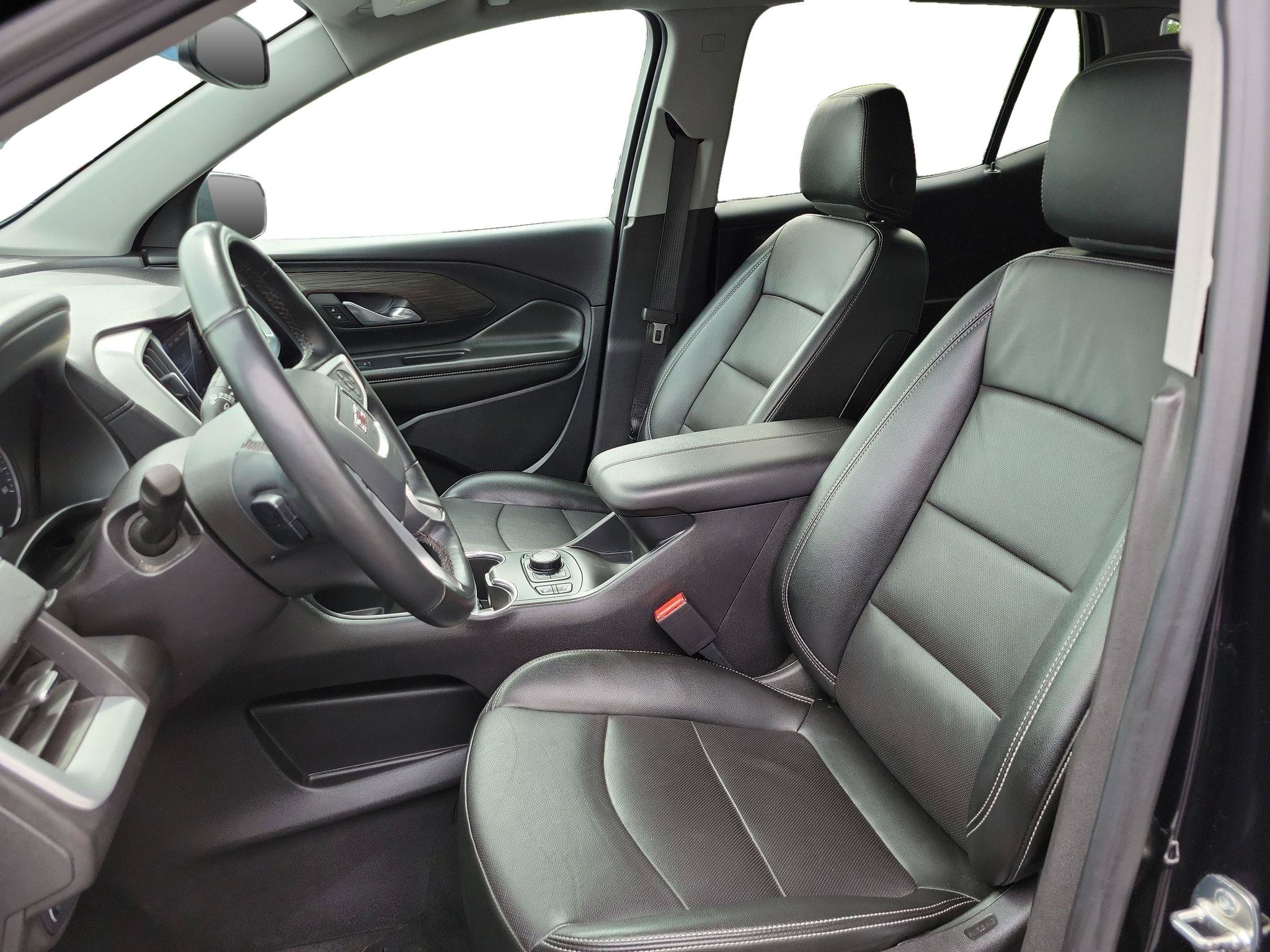 Used 2024 GMC Terrain SLT AWD/4WD image 5