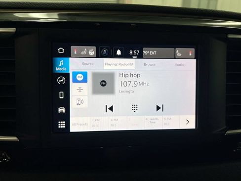 Used 2023 Chrysler Voyager LX FWD image 14