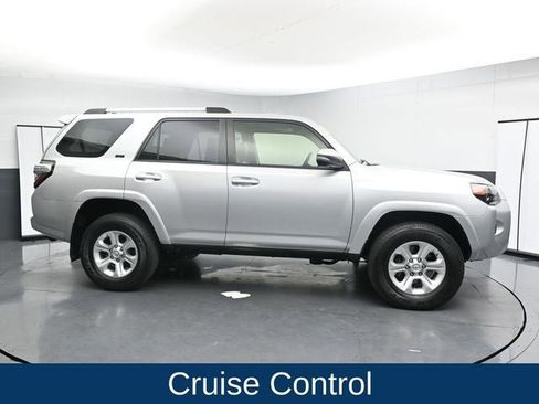 Used 2020 Toyota 4Runner SR5 Premium w/ Moonroof Package AWD/4WD image 12