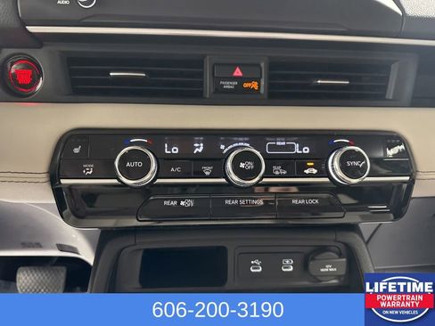 New 2026 Honda Pilot Touring image 22