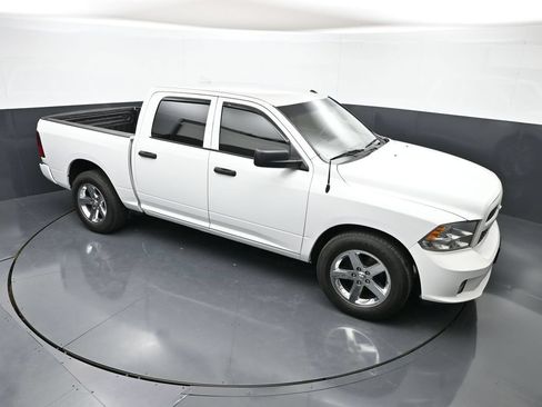 Used 2018 RAM 1500 Express RWD image 36