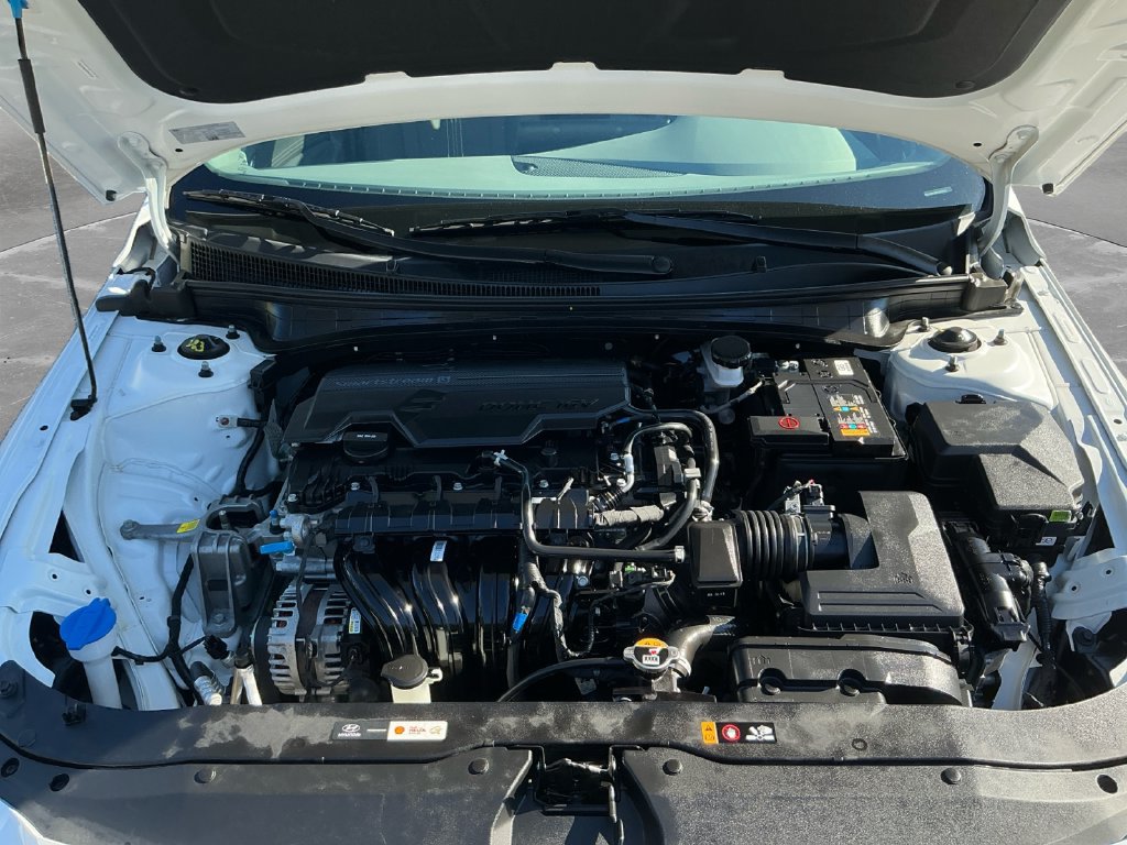 Used 2025 Hyundai Elantra SEL FWD image 18