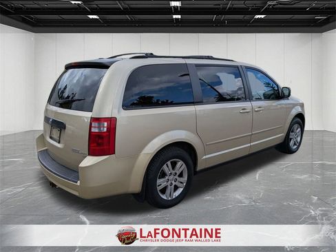 Used 2010 Dodge Grand Caravan SE w/ SE Plus Group image 5