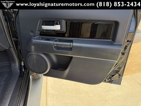 Used 2014 Toyota FJ Cruiser 4WD w/ Upgrade Package image 34