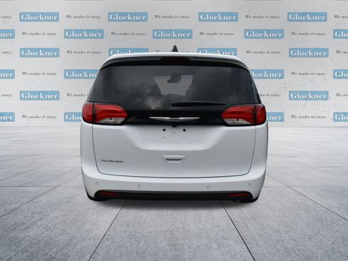 New 2026 Chrysler Voyager LX image 7