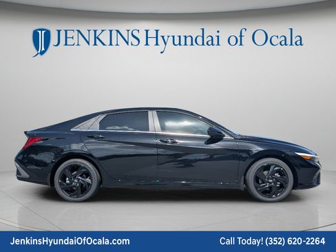 New 2026 Hyundai Elantra SEL Sport Premium FWD image 2