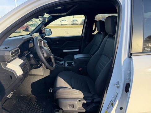 Used 2024 Toyota Tacoma TRD Sport image 6