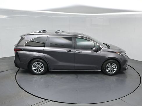 Used 2021 Toyota Sienna Limited FWD image 45