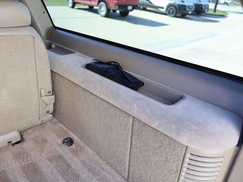 Used 1998 Chevrolet Suburban Z71 w/ Preferred Equipment Group 3 image 33