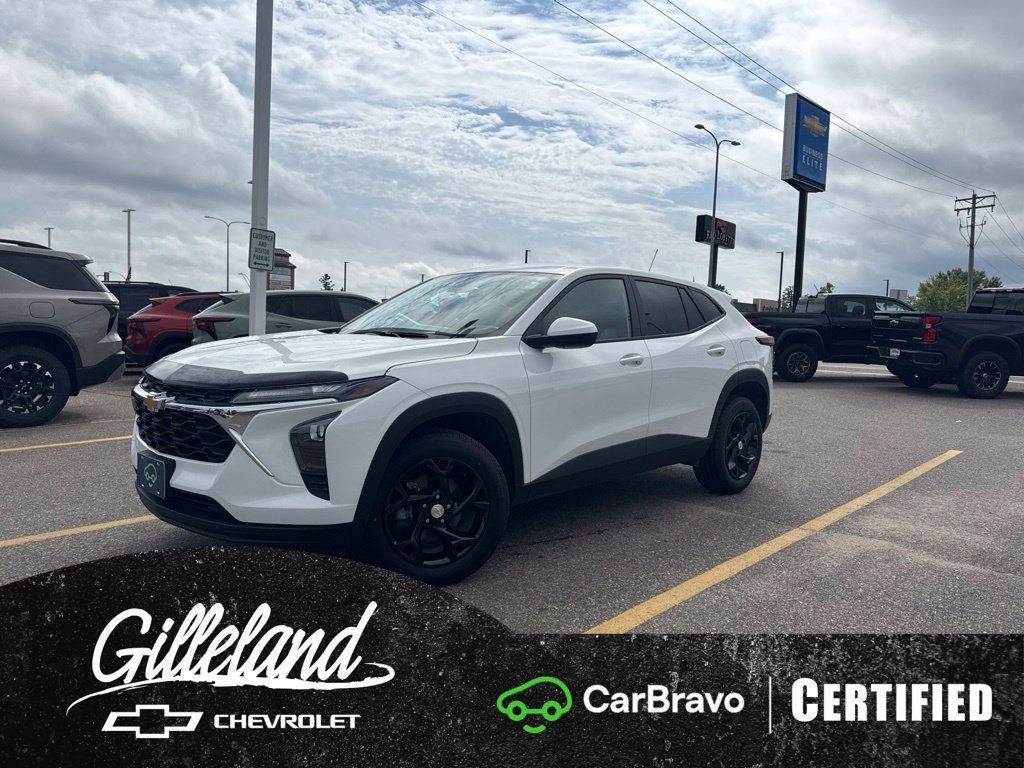 Certified 2025 Chevrolet Trax LS w/ LS Convenience Package FWD image 1