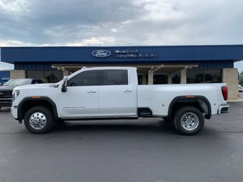 Used 2024 GMC Sierra 3500 Denali w/ Denali Reserve Package AWD/4WD image 11